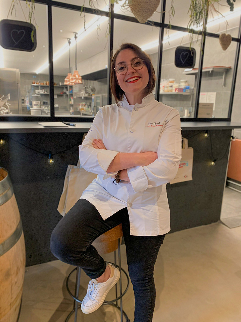 MI83 jodie givert avec amour 800x1067